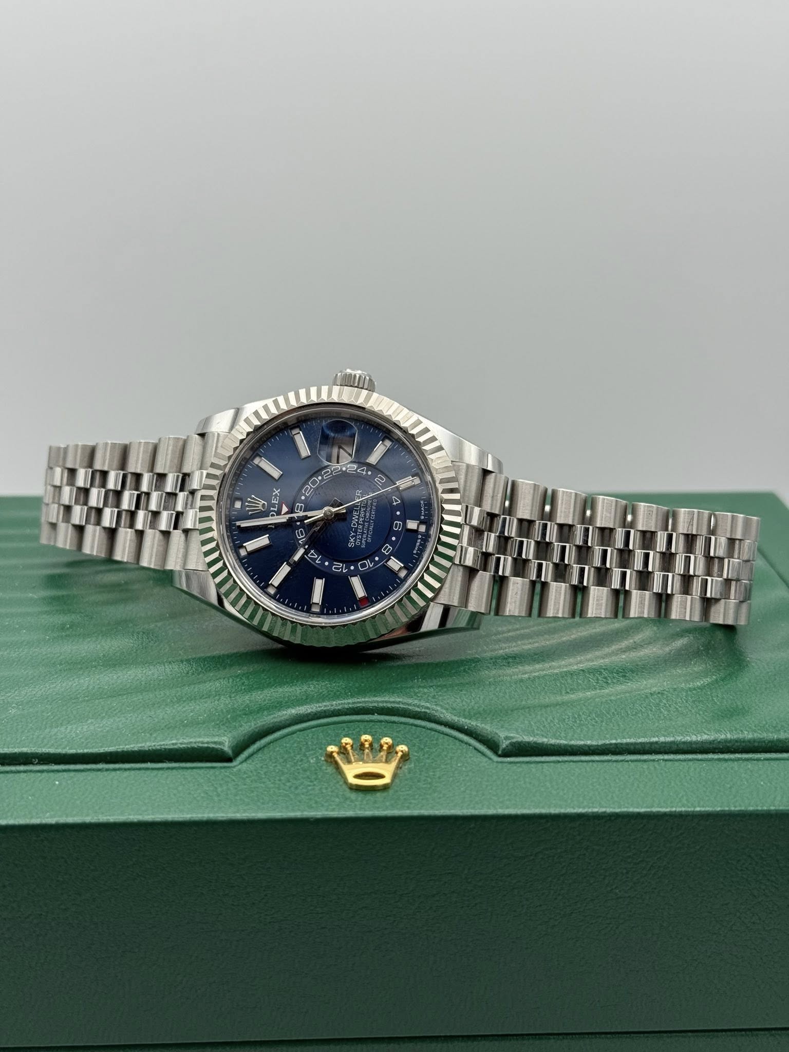 Rolex Sky-Dweller – Blue Dial (Ref. 336934) – Jubilee – FULL SET