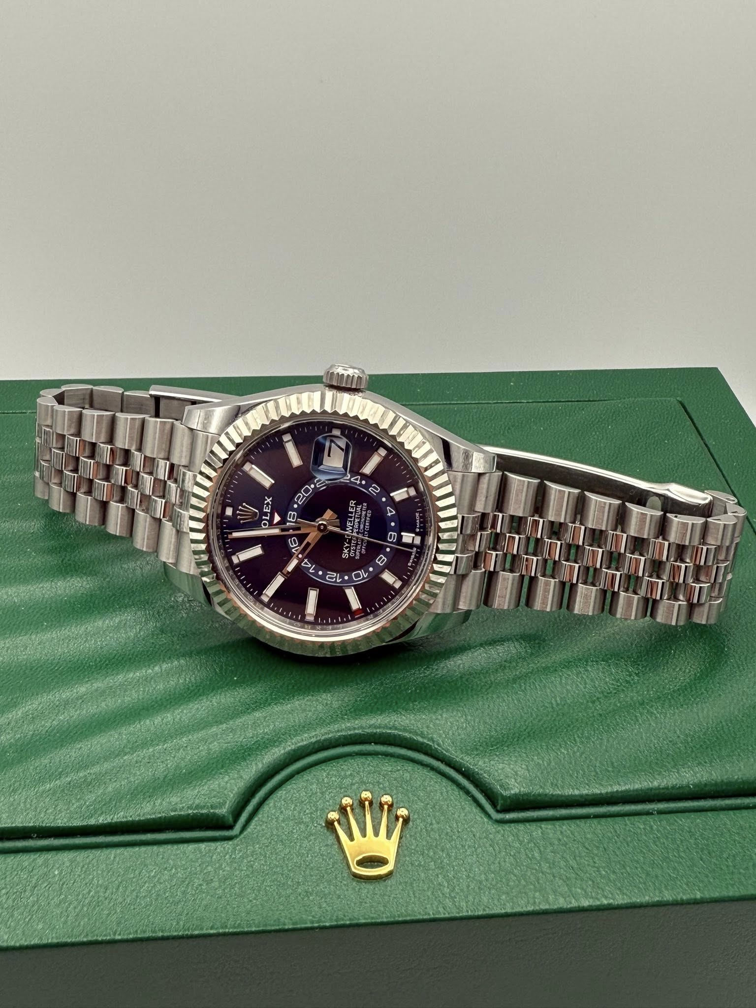 Rolex Sky-Dweller – Blue Dial (Ref. 336934) – Jubilee – FULL SET
