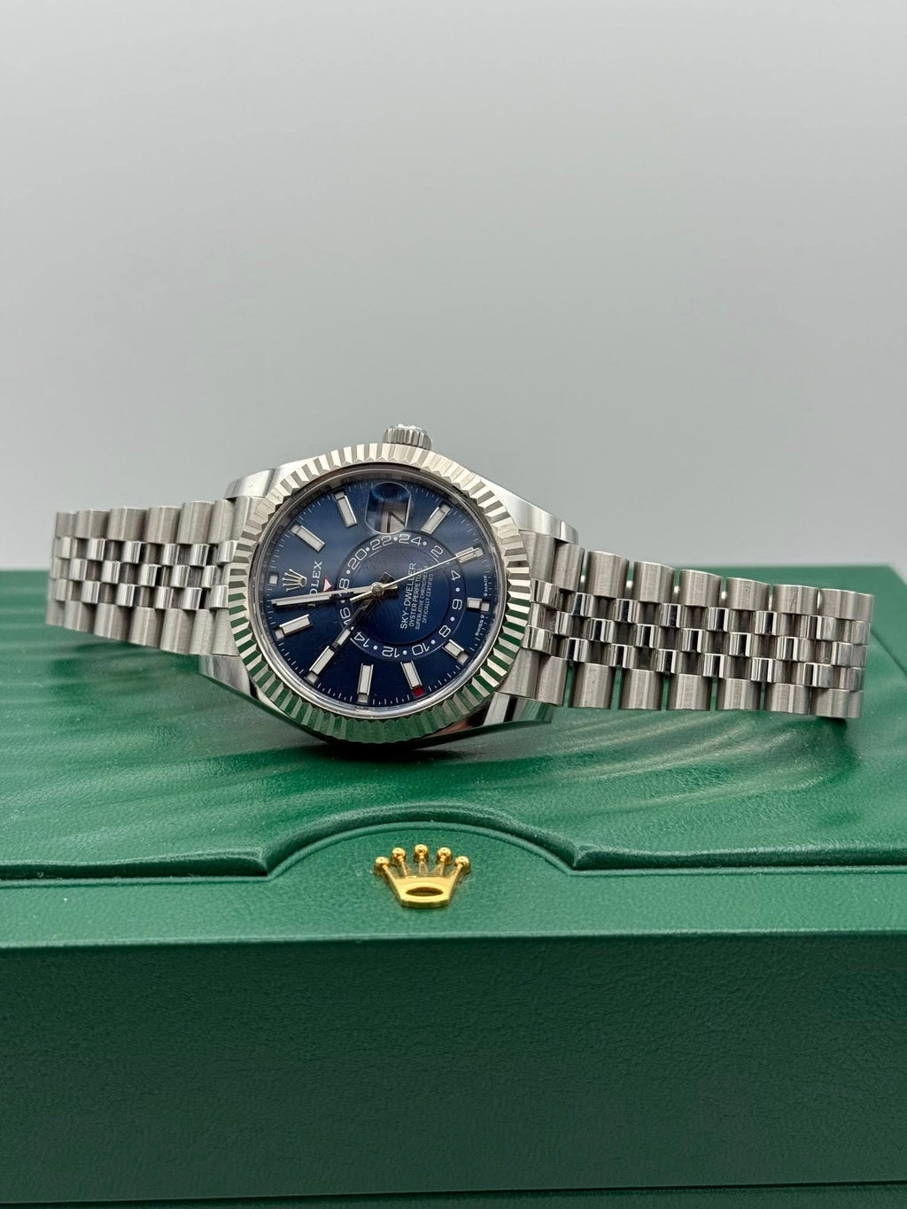 Rolex Sky-Dweller – Blue Dial (Ref. 336934) – Jubilee – FULL SET